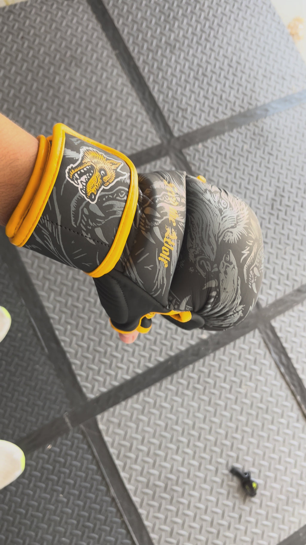 10 oz MMA Gloves (Allover Print)